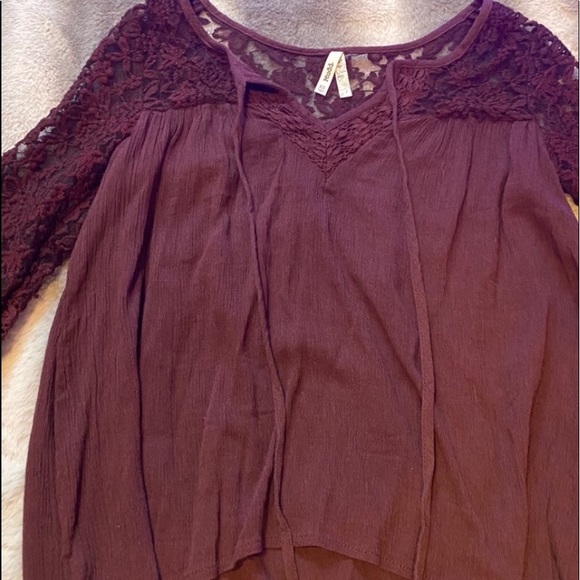 Purple long sleeve w/ lace - Picture 1 of 3